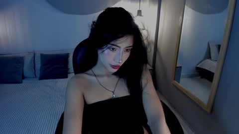 Snapshot of vaiolethsan chatting on 12-31-24, 01:52 Vaioleth online show from 12-31-24, 01:52