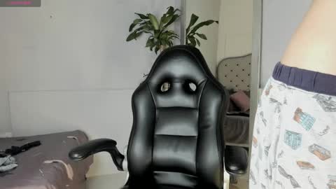Vaioleth online show from 04-22-26, 12:28