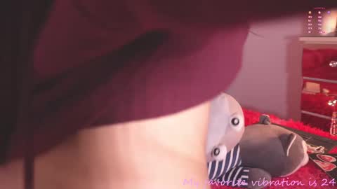 Snapshot of val_baby chatting on 11-12-25, 10:52 Val online show from 11-12-25, 10:52