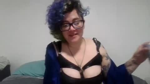 Snapshot of valarieak chatting on 10-03-25, 08:33 valarieak online show from 10-03-25, 08:33