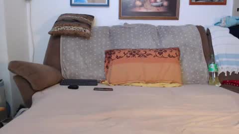 Snapshot of valemer chatting on 02-04-25, 10:02 Cheating Slut online show from 02-04-25, 10:02