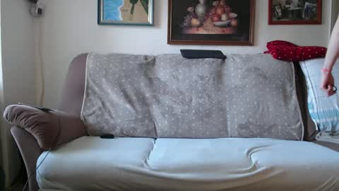 Snapshot of valemer chatting on 03-04-25, 02:32 Cheating Slut online show from 03-04-25, 02:32