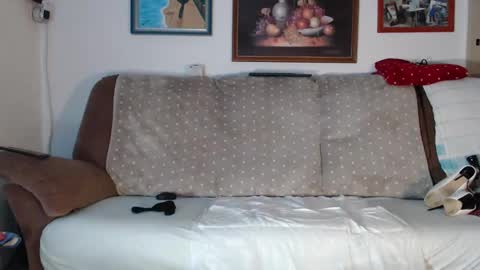 Snapshot of valemer chatting on 03-04-25, 08:38 Cheating Slut online show from 03-04-25, 08:38