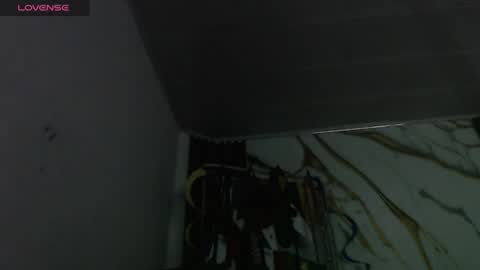 Snapshot of valen_ross7 chatting on 06-15-26, 06:21 valen_ross7 online show from 06-15-26, 06:21