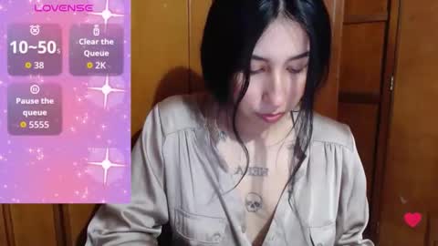 Snapshot of valen_tina33 chatting on 04-28-26, 03:00 Valentina online show from 04-28-26, 03:00