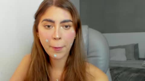 Snapshot of valenjonex chatting on 01-28-25, 08:47 Angela online show from 01-28-25, 08:47