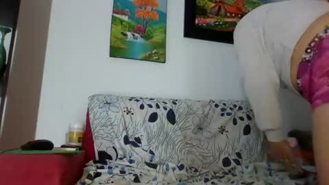 Snapshot of valenprice_xxx chatting on 07-15-26, 04:23 you valen online show from 07-15-26, 04:23