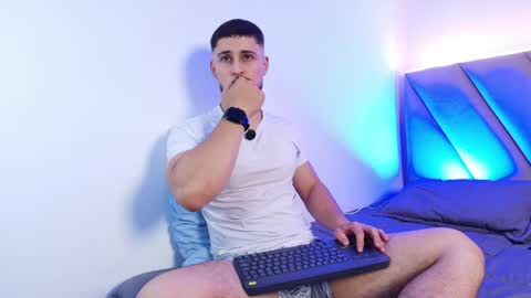 Snapshot of valenssio_moretti chatting on 05-27-26, 01:13 valenssio_moretti online show from 05-27-26, 01:13