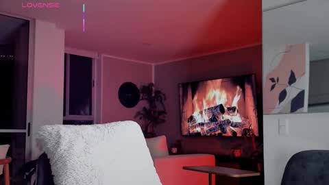 Snapshot of valenthinoking chatting on 01-18-26, 02:37 valenthinoking online show from 01-18-26, 02:37