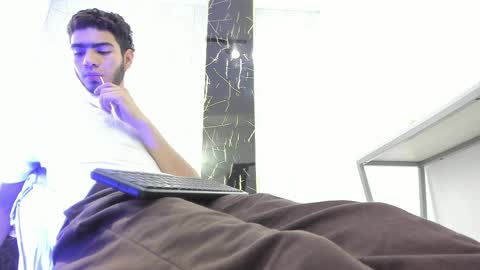 VALENTIN  online show from 04-08-26, 04:23