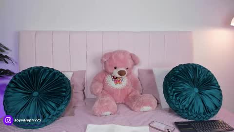 Valentina Torres online show from 11-04-25, 07:57