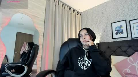 Valen online show from 05-07-26, 11:48