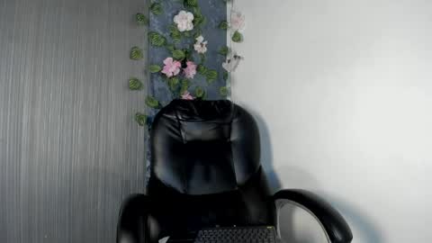 Valentina  Dolls online show from 04-15-26, 10:43