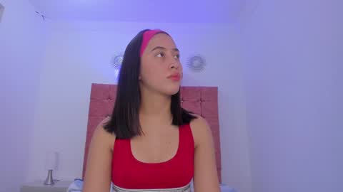 Snapshot of valentina_cortes72 chatting on 02-08-25, 11:44 Valentina online show from 02-08-25, 11:44