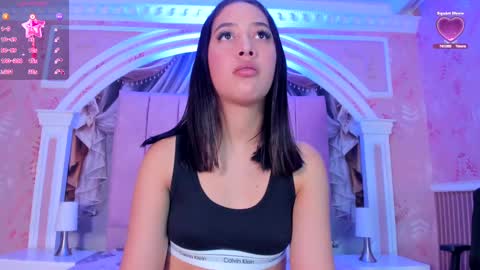 Snapshot of valentina_cortes72 chatting on 02-21-25, 02:38 Valentina online show from 02-21-25, 02:38