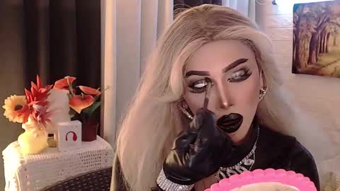 Amanda online show from 09-25-25, 01:04