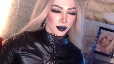 Amanda online show from 11-16-25, 05:57