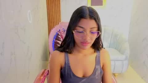 Snapshot of valentina_gomez_s chatting on 05-25-26, 12:33 Valentina online show from 05-25-26, 12:33