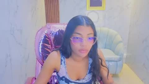Snapshot of valentina_gomez_s chatting on 05-27-26, 12:35 Valentina online show from 05-27-26, 12:35