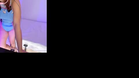 Snapshot of valentina_greco chatting on 07-27-26, 01:29 Valentina online show from 07-27-26, 01:29