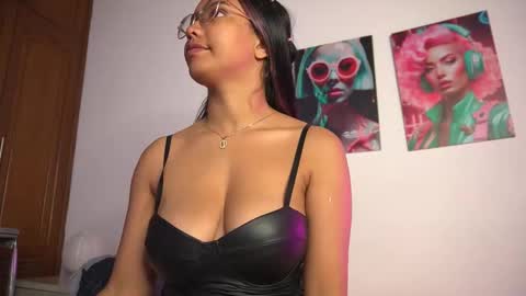 VALENTINA online show from 11-27-25, 11:01