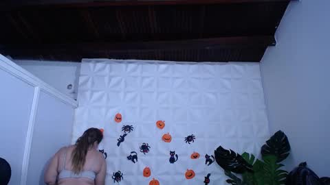 Snapshot of valentina_mature chatting on 10-08-25, 09:12 Valentina online show from 10-08-25, 09:12