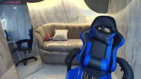 Valentina online show from 11-30-25, 03:21