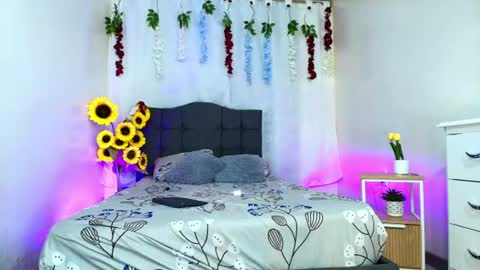 Snapshot of valentina_y_sneiderr chatting on 07-18-26, 03:33 valentina_y_sneiderr online show from 07-18-26, 03:33