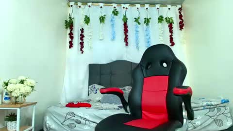 Snapshot of valentina_y_sneiderr chatting on 07-21-26, 04:04 valentina_y_sneiderr online show from 07-21-26, 04:04