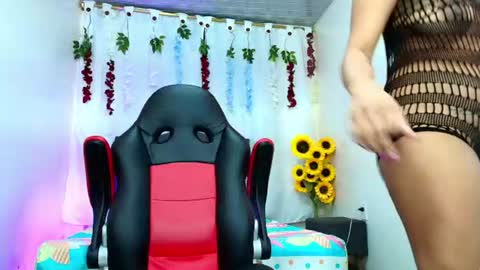 Snapshot of valentina_y_sneiderr chatting on 07-25-26, 01:04 valentina_y_sneiderr online show from 07-25-26, 01:04