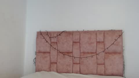 Valen independent model online show from 04-02-26, 01:03