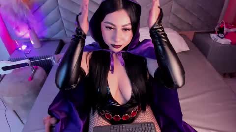 Snapshot of valentine_mia_ chatting on 10-17-25, 10:34 Mia online show from 10-17-25, 10:34