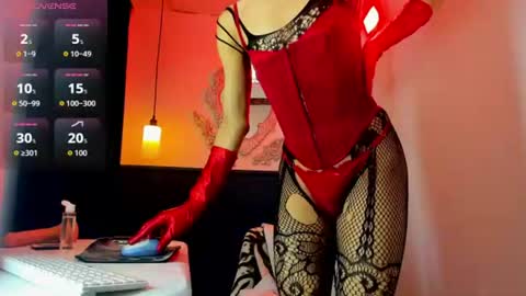 Snapshot of valentinee_xo chatting on 06-10-26, 06:01 valentinee_xo online show from 06-10-26, 06:01