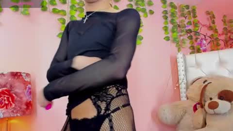 Snapshot of valentinee_xo chatting on 06-12-26, 04:55 valentinee_xo online show from 06-12-26, 04:55