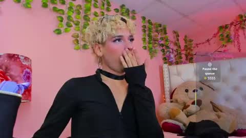 Snapshot of valentinee_xo chatting on 07-01-26, 11:45 valentinee_xo online show from 07-01-26, 11:45