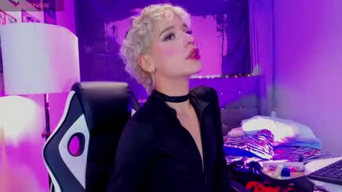 Snapshot of valentinee_xo chatting on 07-16-26, 07:14 valentinee_xo online show from 07-16-26, 07:14