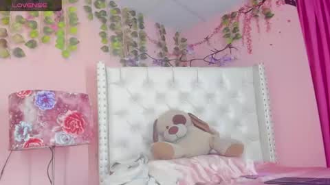Snapshot of valentinee_xo chatting on 07-22-26, 07:22 valentinee_xo online show from 07-22-26, 07:22