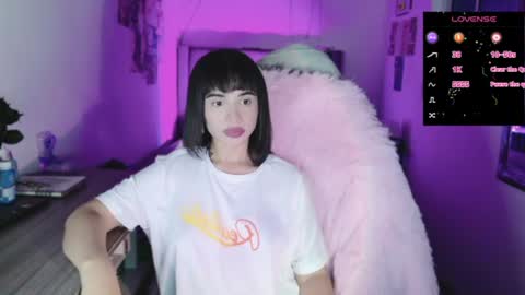 Danielle  Please help me to reach 300 thumbs up online show from 07-03-26, 11:33