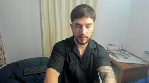 valentino online show from 12-24-24, 11:33