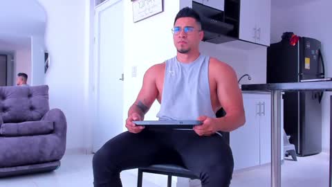 Snapshot of valentino_dossantos chatting on 12-10-24, 07:43 online show from 12-10-24, 07:43