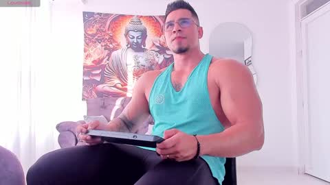 Snapshot of valentino_dossantos chatting on 01-07-25, 09:46 online show from 01-07-25, 09:46