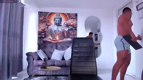 Snapshot of valentino_dossantos chatting on 01-21-25, 07:39 online show from 01-21-25, 07:39