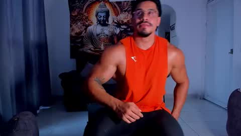 Snapshot of valentino_dossantos chatting on 09-16-25, 09:05 online show from 09-16-25, 09:05