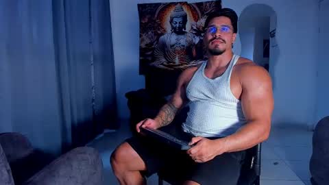 Snapshot of valentino_dossantos chatting on 09-19-25, 10:10 online show from 09-19-25, 10:10