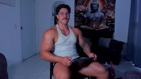 Snapshot of valentino_dossantos chatting on 10-25-25, 02:02 online show from 10-25-25, 02:02