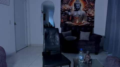 Snapshot of valentino_dossantos chatting on 10-28-25, 08:22 online show from 10-28-25, 08:22