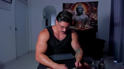 Snapshot of valentino_dossantos chatting on 11-04-25, 08:19 online show from 11-04-25, 08:19