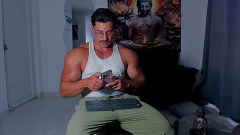 Snapshot of valentino_dossantos chatting on 11-25-25, 08:31 online show from 11-25-25, 08:31