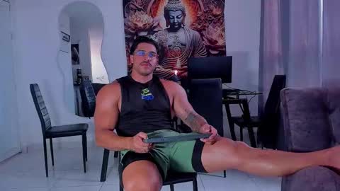 Snapshot of valentino_dossantos chatting on 12-03-25, 08:40 online show from 12-03-25, 08:40