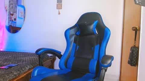 Mistery Guy online show from 10-10-25, 10:53